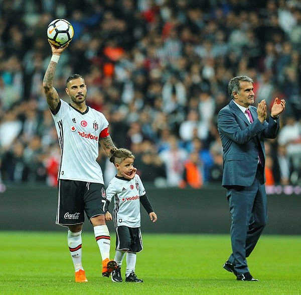 10 yıllık seriyi tarihe gömdü