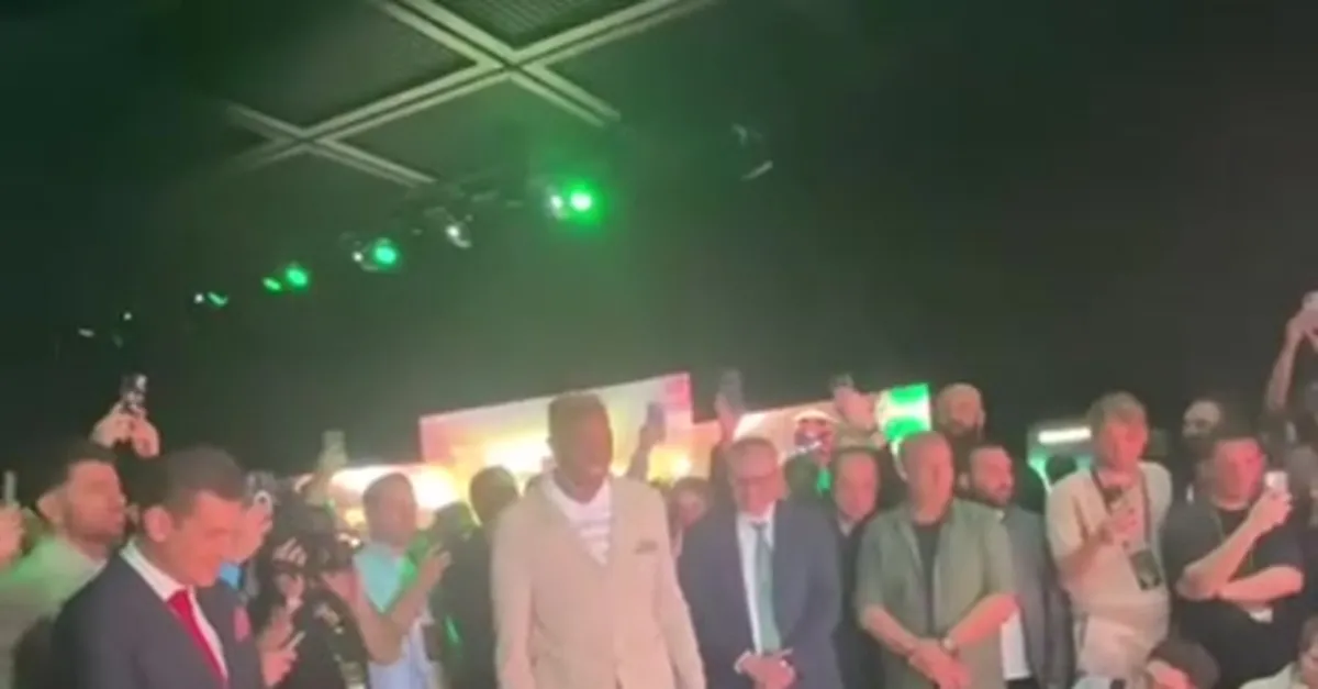 Osimhen'den isabetli şut denemeleri! İZLE