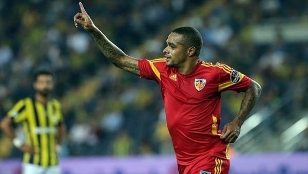 Galatasaray şimdi de onların peşinde