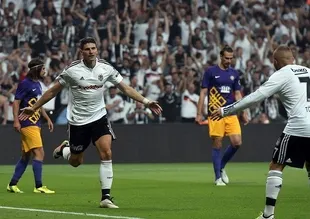 Gomez, Beşiktaş tarihine geçti