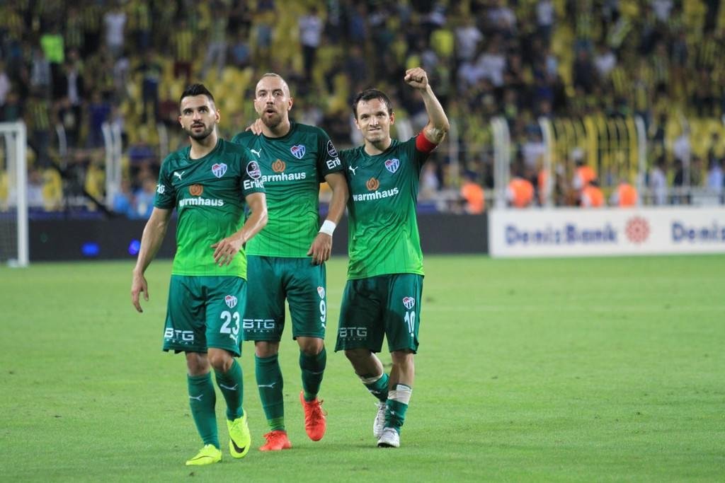 Kadıköy’de timsah yürüyüşü!