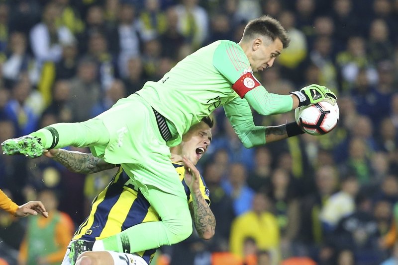 Fenerbahçe’de Skrtel’in yardımına Galatasaray’ın doktorları koştu