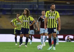 F.Bahçe İngiltere'de farklı yenildi!