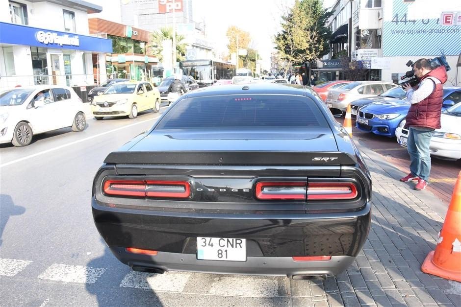 Ünlü futbolcular ve lüks otomobilleri