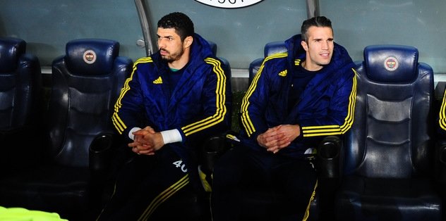 Van Persie’nin kadro dışı bırakılmasına tepkiler