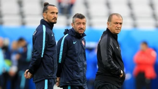 Erman Toroğlu: Burak Yılmaz, Tümer Metin’i dövdü