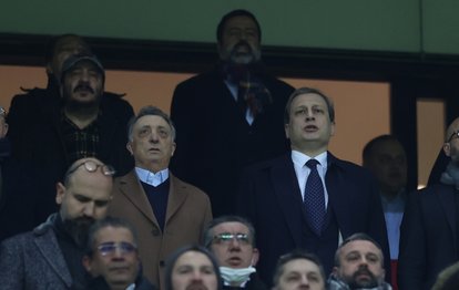 Galatasaray - Beşiktaş derbisinde Ahmet Nur Çebi ilk yarı sonunda stattan ayrıldı!