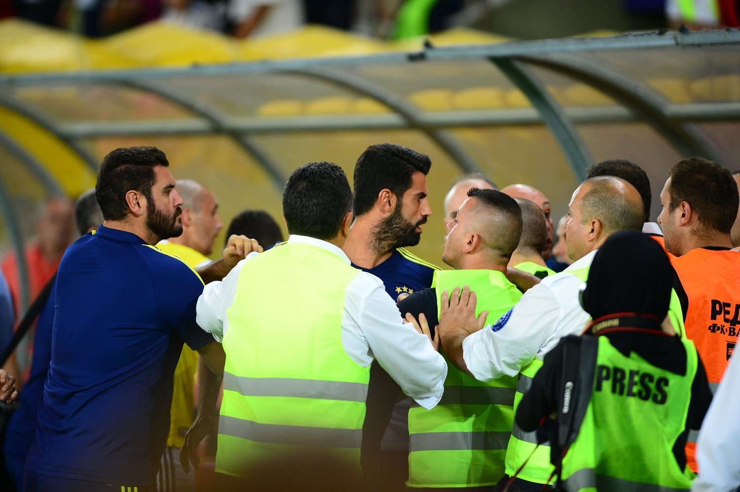 Vardar-Fenerbahçe maçı sonrası gerilim!