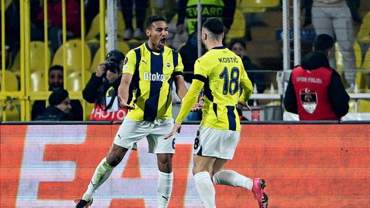 Djiku'dan seken topa harika vuruş! İşte Fenerbahçe'ye beraberliği getiren gol Djiku'dan seken topa harika vuruş! İşte Fenerbahçe'ye beraberliği getiren gol