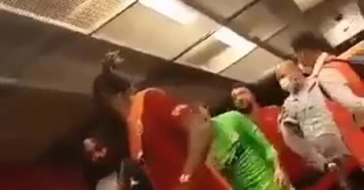 Muslera Alanyasporlu oyunculara saldırdı