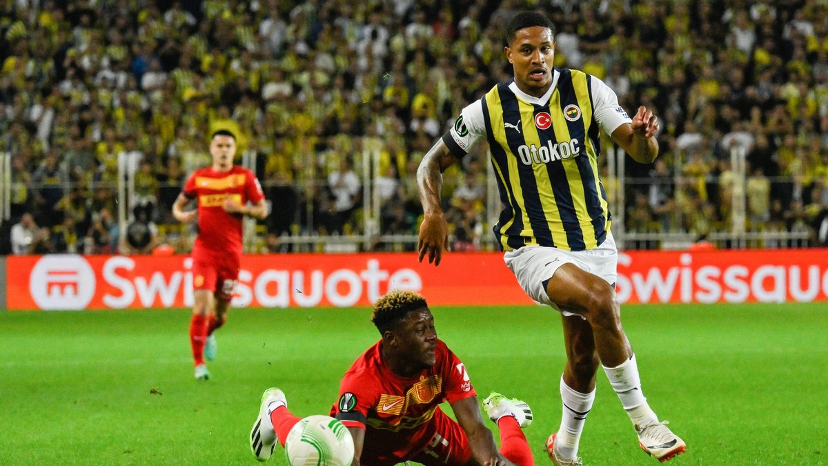 TRANSFER HABERİ: Fenerbahçe'ye Oosterwolde teklifi! TRANSFER HABERİ: Fenerbahçe'ye Oosterwolde teklifi!