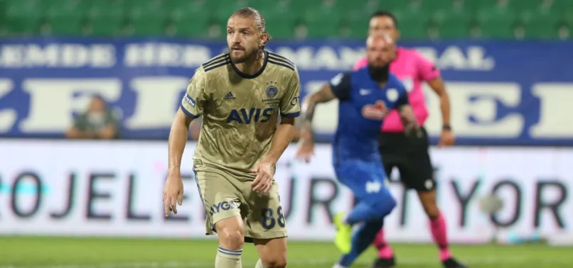 Fenerbahçe'de Caner Erkin 3 takımı solladı