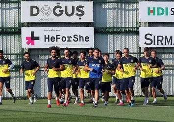 Fenerbahçe çalışmalarını sürdürüyor