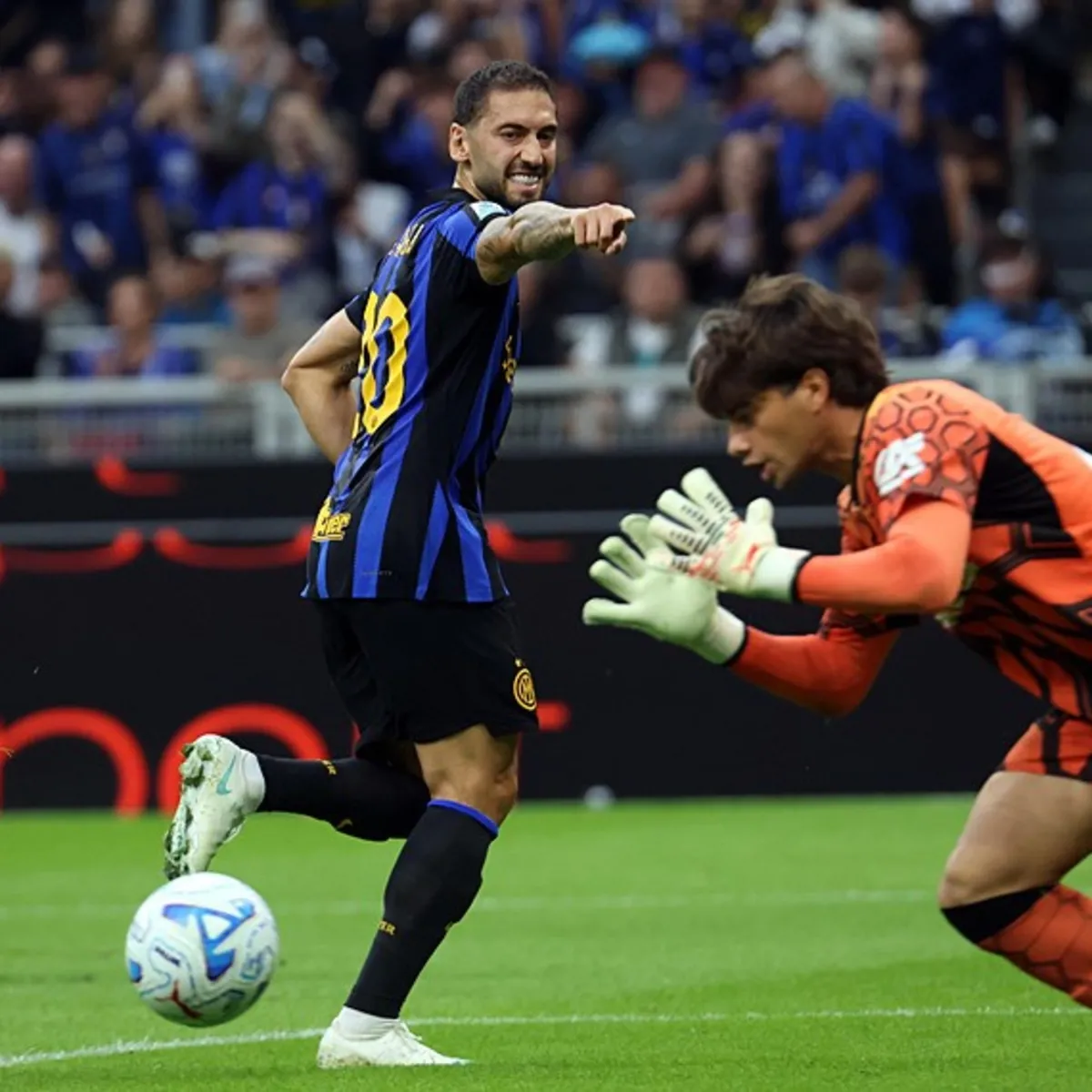 Hakan Çalhanoğlu, Inter'in Parma maçında ilk 11'de görev aldı