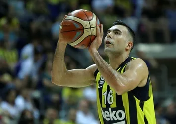 Sloukas gidiyor Calathes geliyor