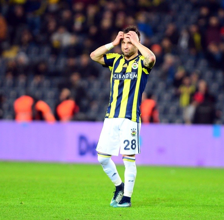 Valbuena, Fenerbahçe’yi kafada bitirdi!