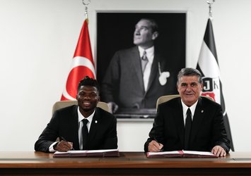 Beşiktaş El Bilal Toure'yi resmen açıkladı!