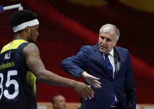 G.Saray'ı eleyen F.Bahçe finalde