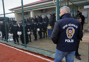 Amatör lig maçında gerginlik! Çevik kuvvetler araya girdi