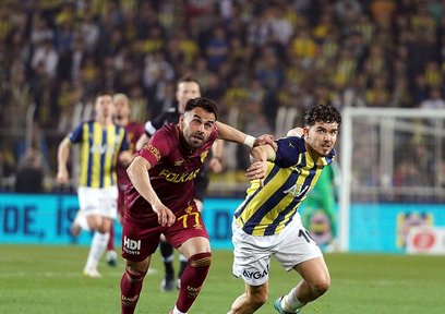 Kadıköy'de VAR sonrası penaltı kararı! İşte o pozisyon