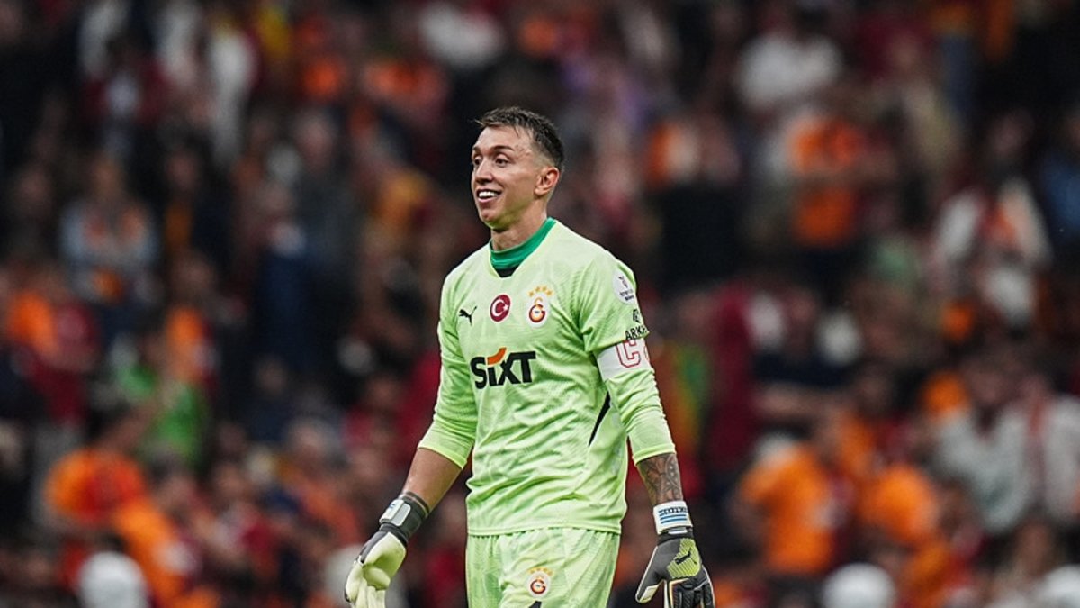 TRANSFER HABERİ: Fernando Muslera resmen açıkladı! İşte yeni takımı TRANSFER HABERİ: Fernando Muslera resmen açıkladı! İşte yeni takımı