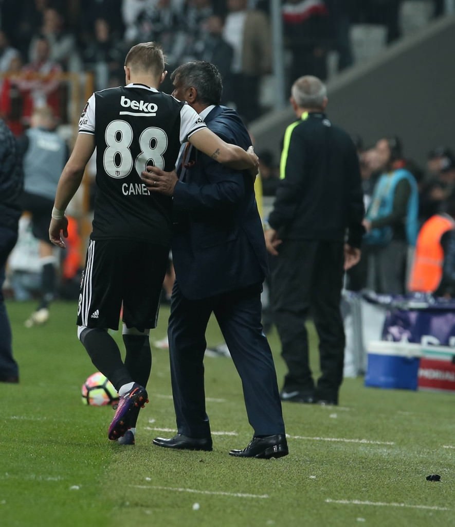Caner Erkin sezonu kapattı