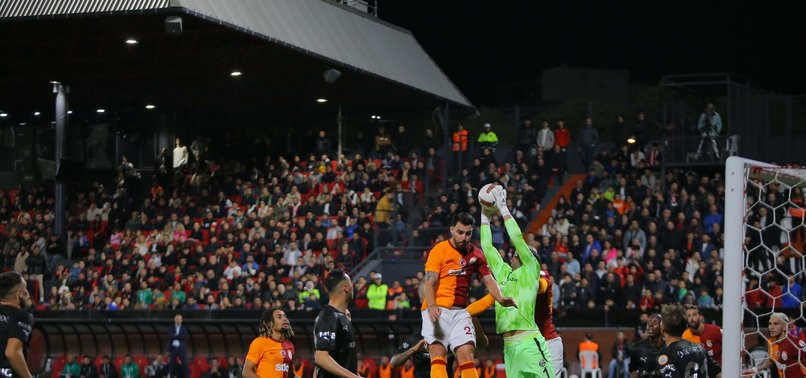 Erman Toroğlu'ndan flaş yorum! 2 penaltıyı da yemişler