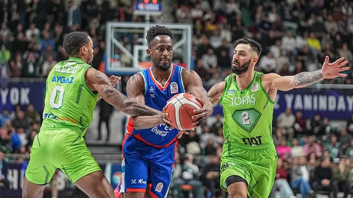 TOFAŞ 77-70 Anadolu Efes (MAÇ SONUCU - ÖZET)