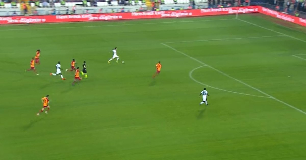 İşte Elvis Manu'nun Akhisarspor'u öne geçiren gol | İZLEYİN
