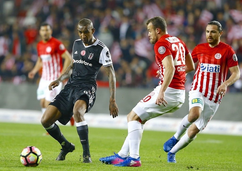 Antalyaspor-Beşiktaş karşılaşmasından kareler