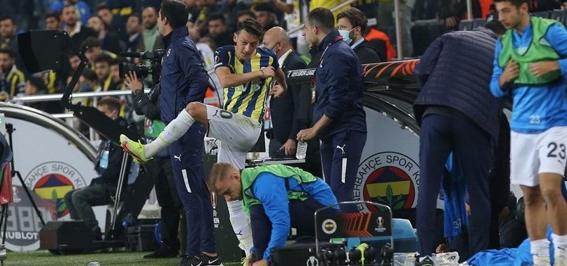 Fenerbahçe Antwerp maçı sonrası Mesut Özil'den tekme açıklaması! O hareketim...