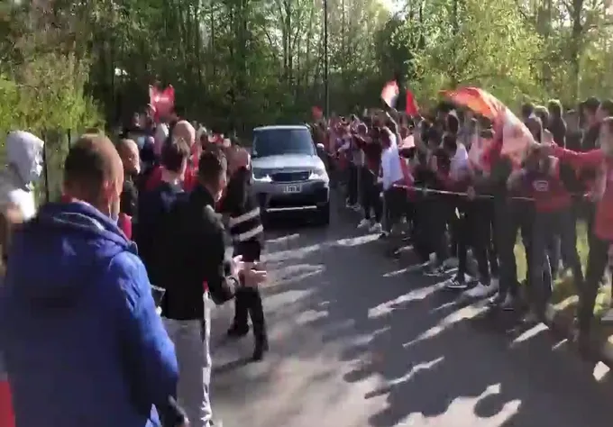 Lille taraftarından Burak Yılmaz'a sevgi seli!