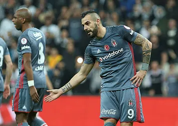Beşiktaş'ın forvetine Çin'den kanca