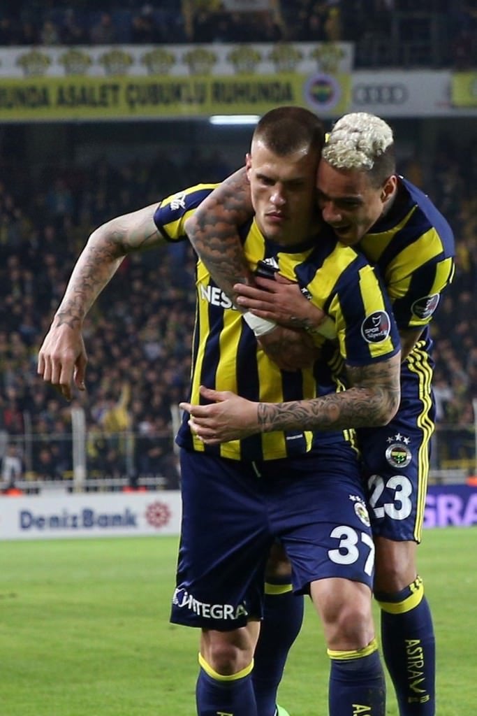 Fenerbahçe-Atiker Konyaspor karşılaşmasından kareler