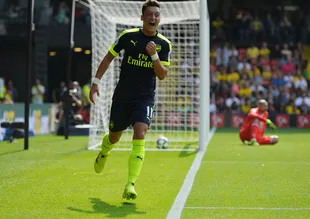 Mesut Özil'den transfer açıklaması geldi
