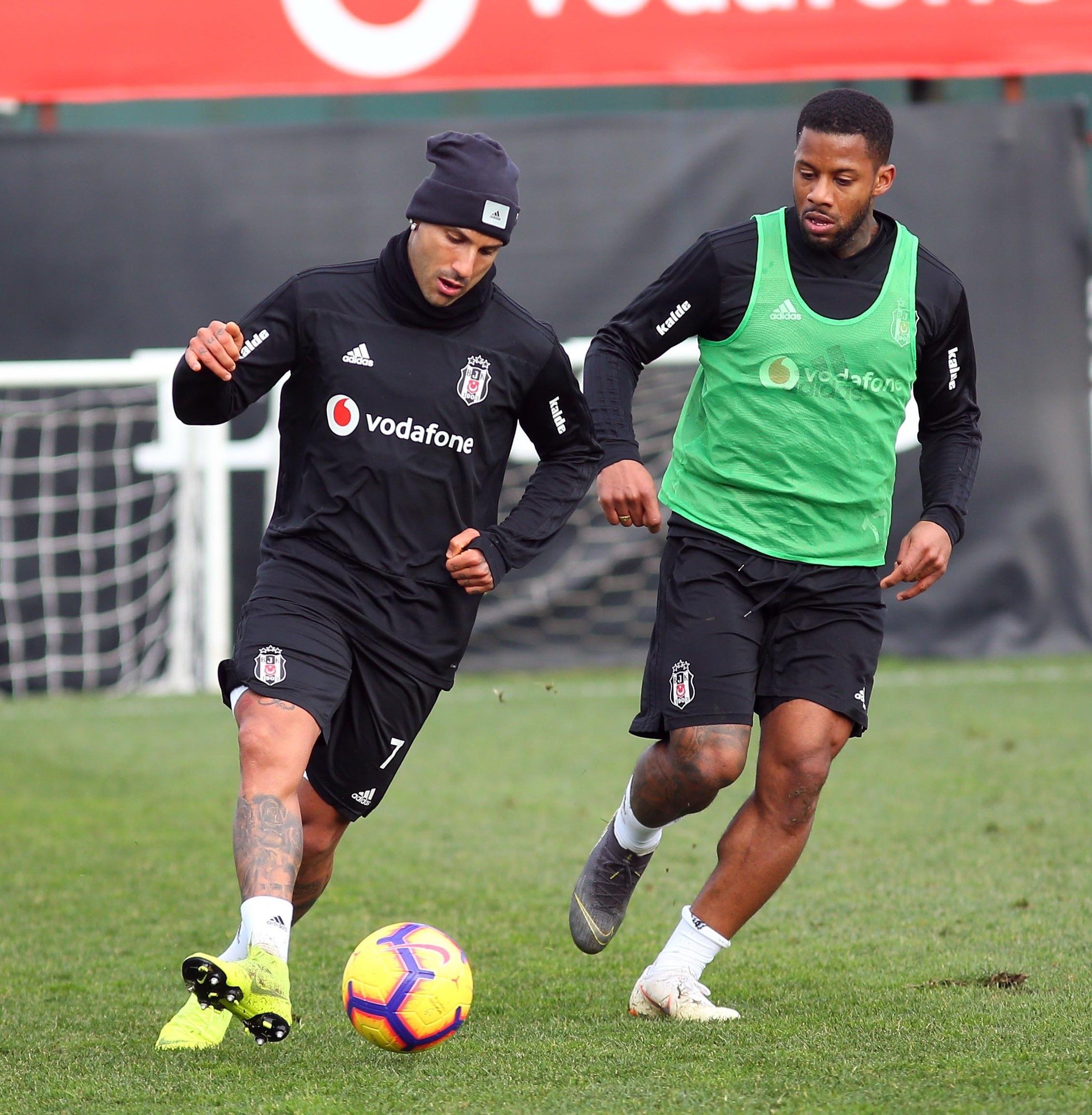 Kagawa ilk antrenmanına çıktı