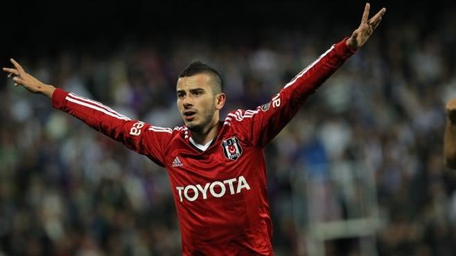 Oğuzhan Özyakup kendini yaktı!