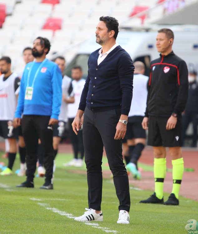 Türkiye'nin Letonya'yı deplasmanda 2-1 yendiği maçta ilk kez kadroya çağrılan ve karşılaşmayı da bir golle tamamlayan Serdar Dursun için ise Erol Bulut,