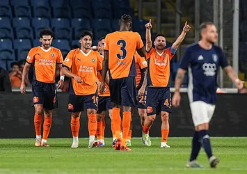 Başakşehir'den farklı galibiyet!