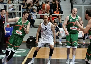 Banvit seride öne geçti