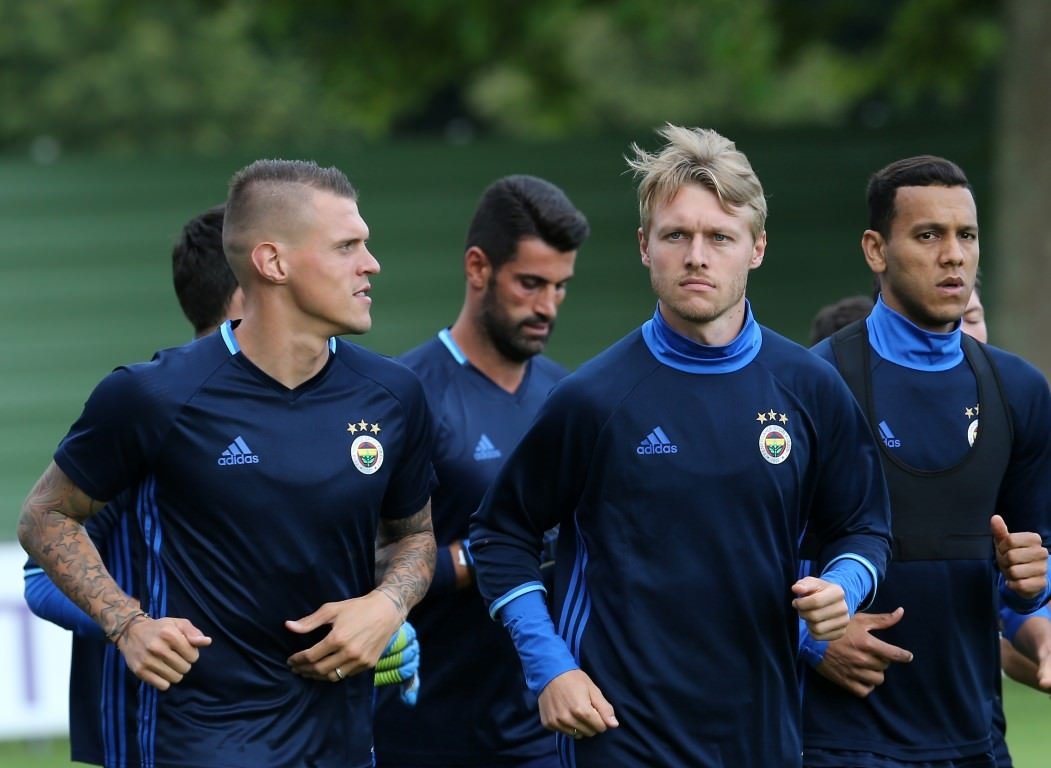 Simon Kjaer eve dönüyor