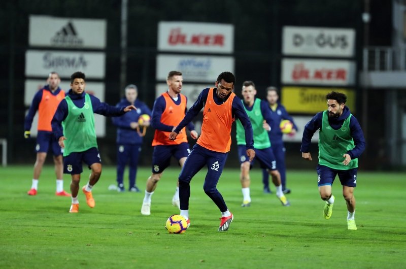 Fenerbahçe’de yıldız isim kadro dışı!