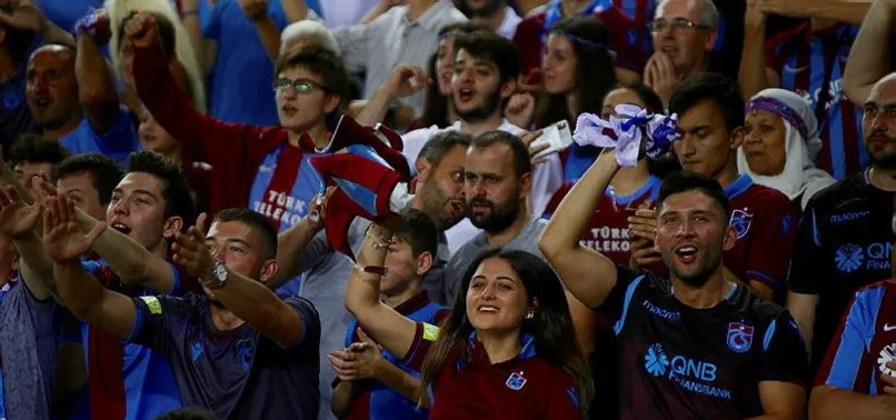 İğne atsan yere düşmez