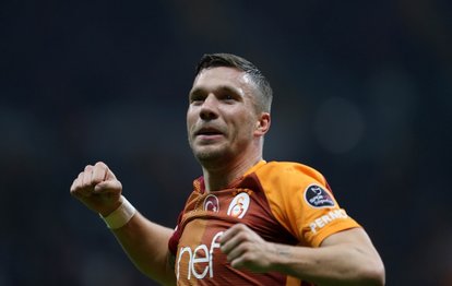 Lukas Podolski kendi yardım turnuvasında oyundan atıldı!