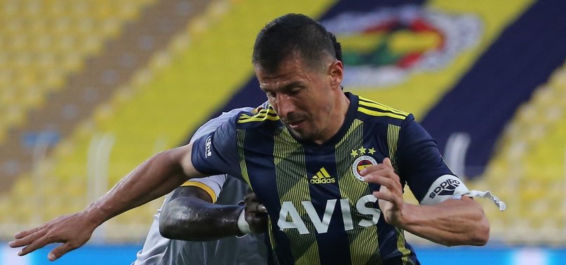 Fenerbahçe - Yeni Malatyaspor maçına damga vuran kare! Emre Belözoğlu ve Hasan Ali Kaldırım...