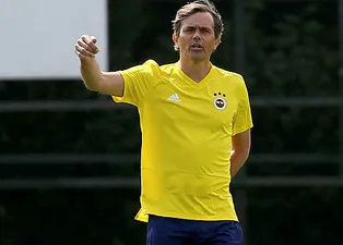 Cocu'dan Fenerbahçe kariyerinde bir ilk!