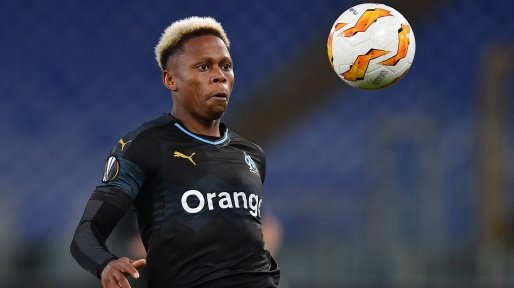 Fenerbahçe’ye 1 santrfor 1 orta saha!