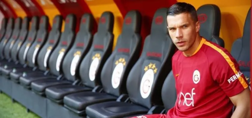 Podolski'den Fenerbahçelileri kızdıracak hareket!