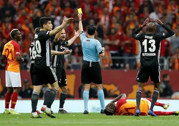 Süper Lig'de mücadele kartlara yansıdı