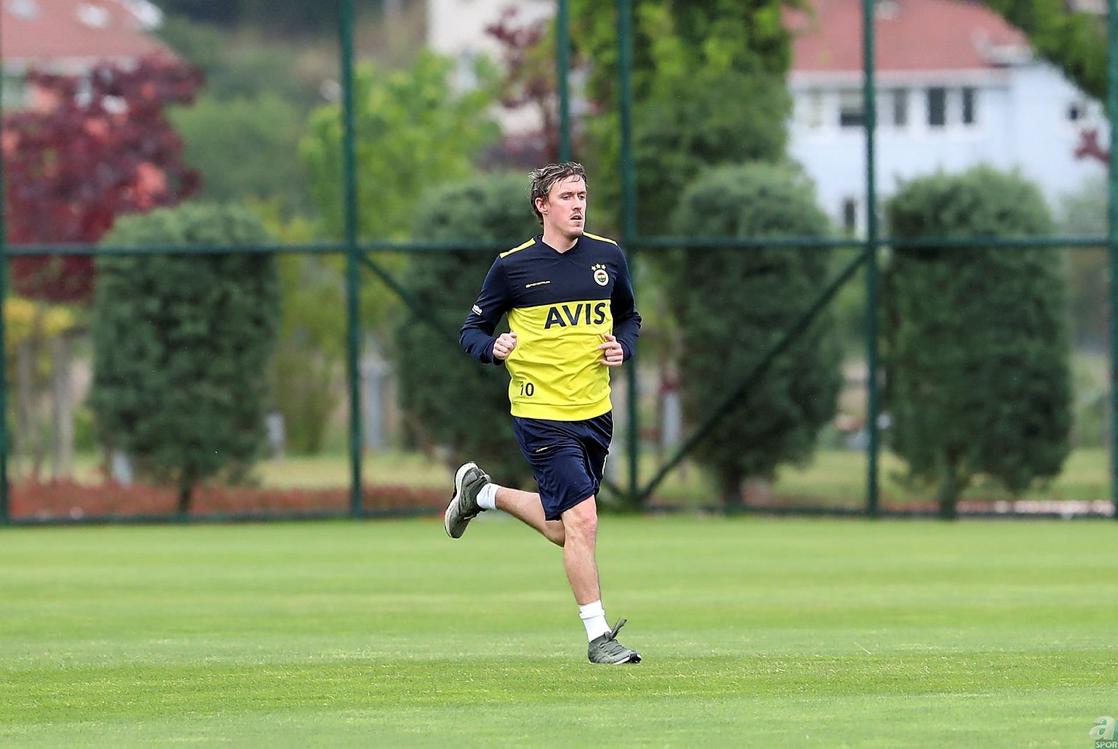 Serhat Akın’dan flaş sözler! ’Mesut Özil neden gelsin?